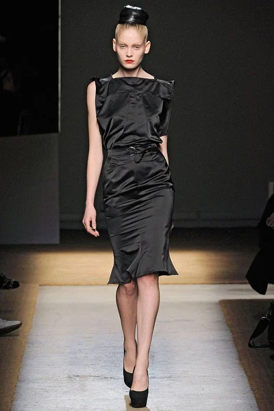 Look 30